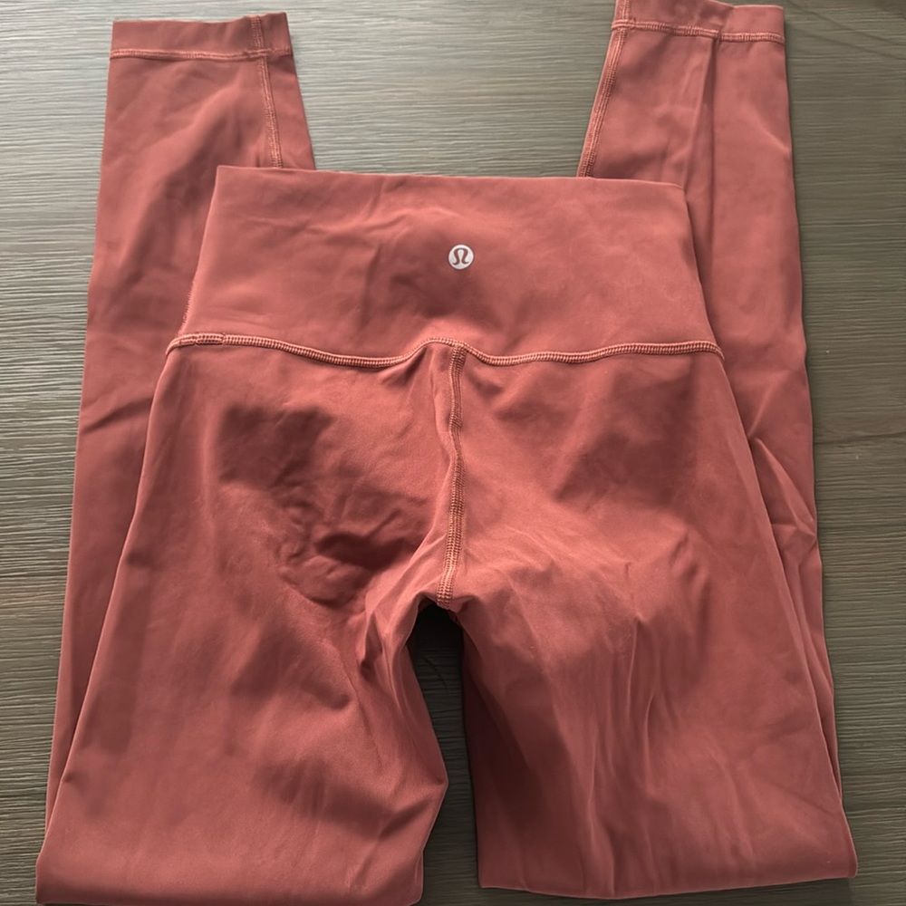 Lululemon wunder under